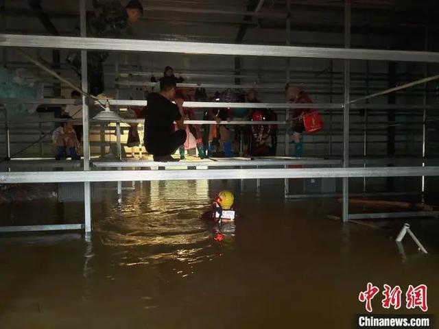 海南多条河流超警部分地区将现特大暴雨